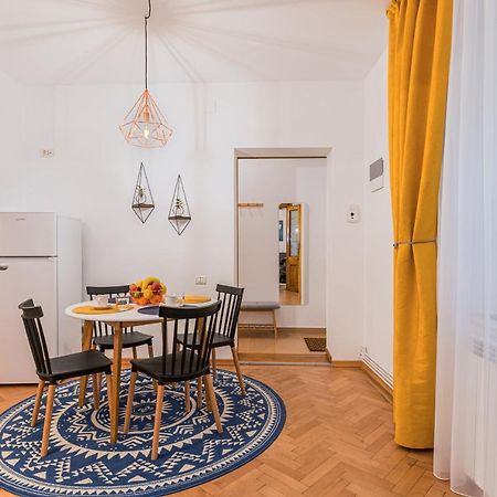 Garden Hideout - Central Apartment Braşov Dış mekan fotoğraf