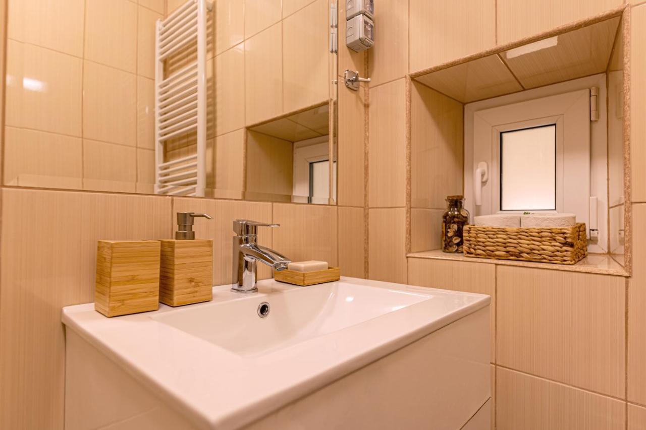 Garden Hideout - Central Apartment Braşov Dış mekan fotoğraf