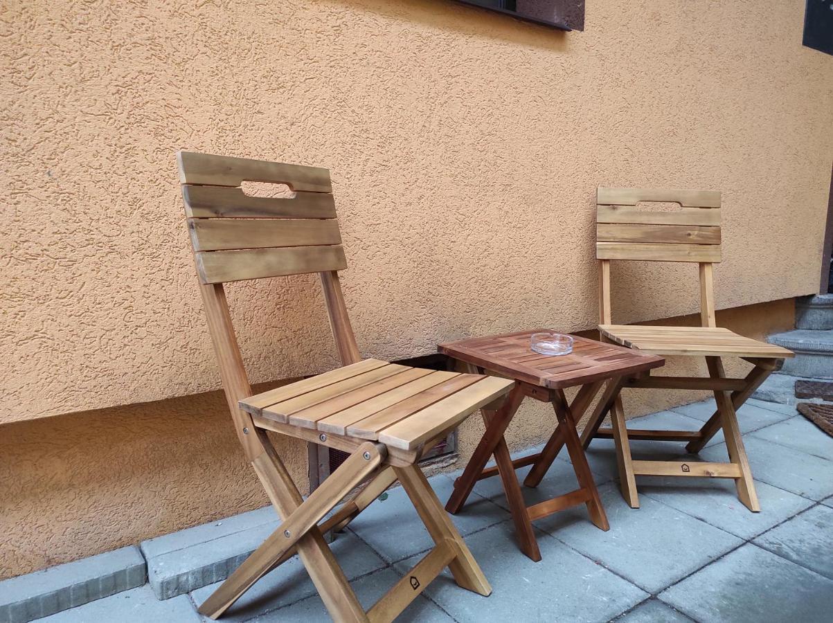 Garden Hideout - Central Apartment Braşov Dış mekan fotoğraf