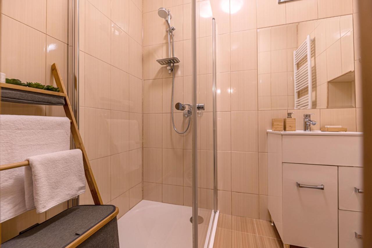 Garden Hideout - Central Apartment Braşov Dış mekan fotoğraf